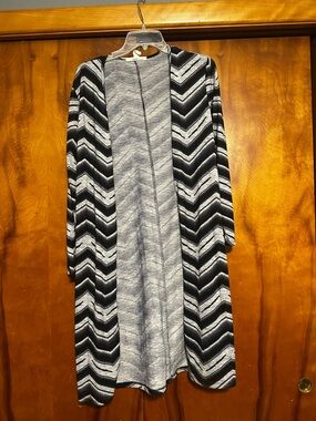 Open-Front Chevron Long Cardigan - Black & Gray